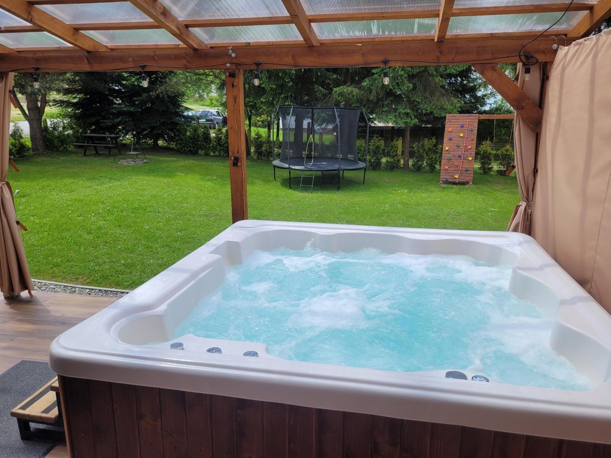 Urocza Kryjowka Ze Spa Лєско Екстер'єр фото